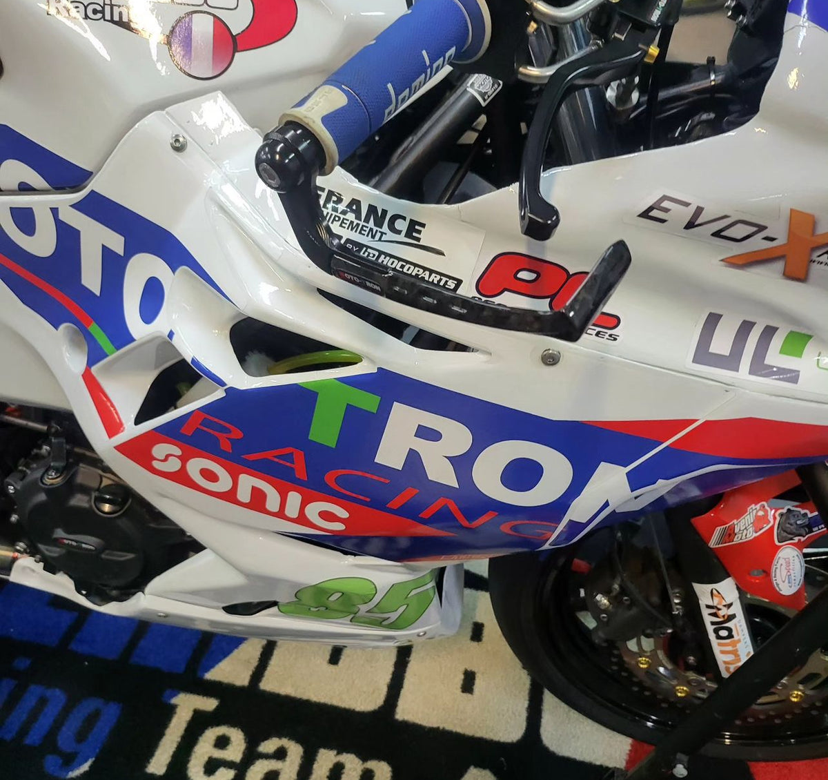 MOTO-TRON Pro Guard Carbon Lever Guard