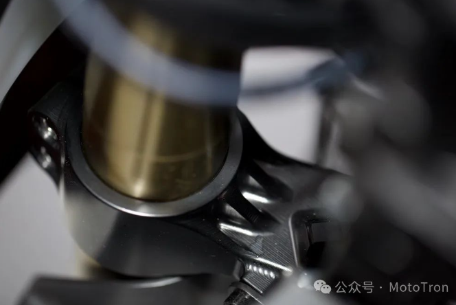 MOTO-TRON Bottom Triple Clamp - Kove